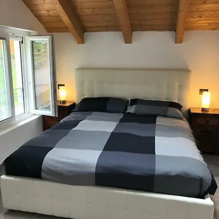 בית נופש Angela *